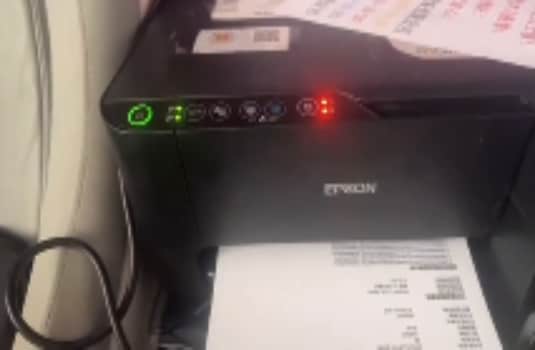 爱普生L3156打印机一开机灯全闪故障远程维修